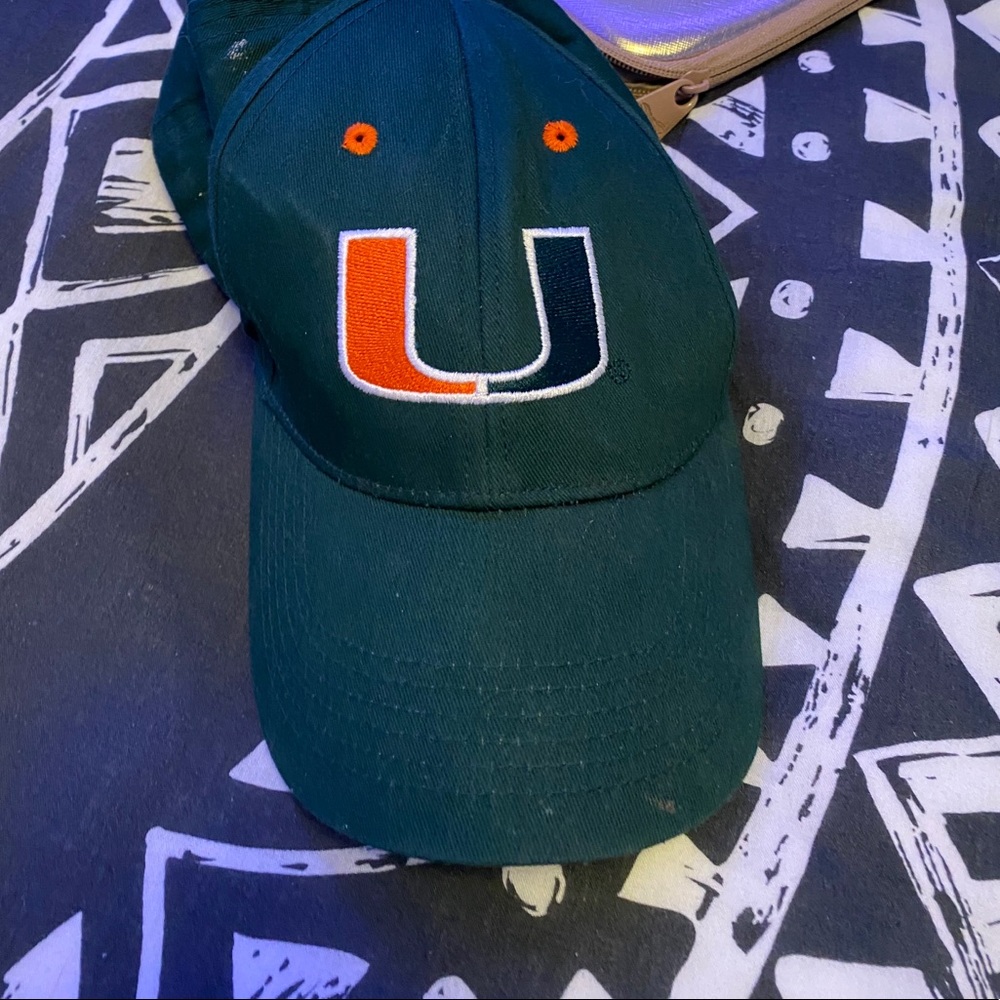 UM hat